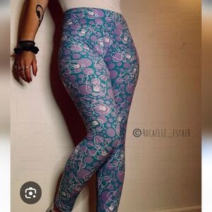 LulaRoe Pants, Size L, Tall & Curvy, Green & Purple Minnie Print, Stretch Fabric